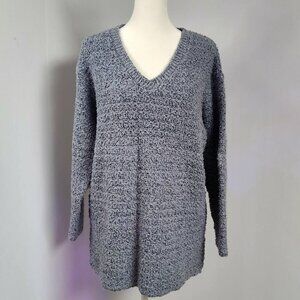 Erik Sewart - light blue chunky weave, V-neck, bracelet length sleeve sweater M
